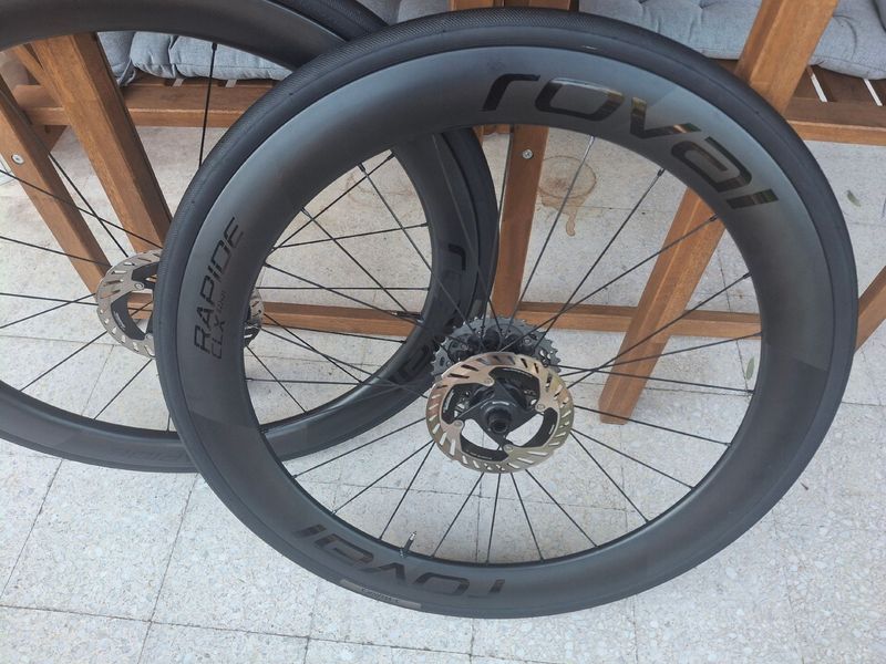 Used Roval Rapide CLX 50 Front Wheel 2024 bike — image 2 of 4