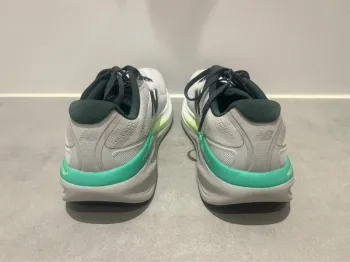 New Balance Fresh Foam X 860v15 bike usato — immagine 3 di 6