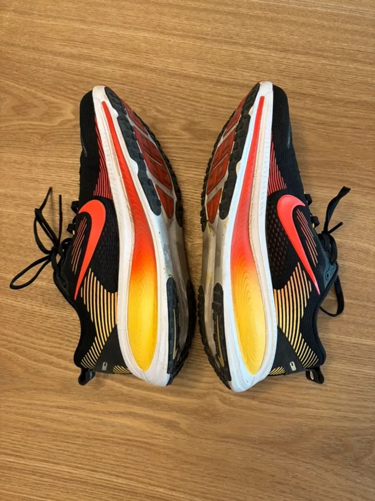 Used Nike Zoom X Vomero 18 bike — image 4 of 7