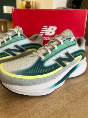 New Balance Ellipse V1 Running Shoes usato