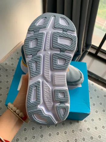 Tweedehands Hoka Shoes size 43 bike — afbeelding 2 van 7