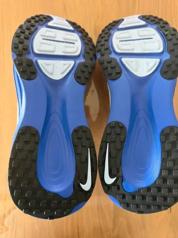 Used Nike Zoom Vomero 18 bike — image 2 of 3