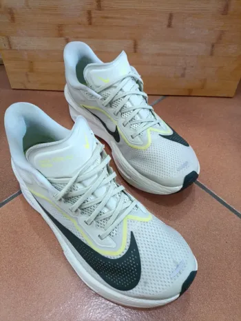Used Nike Zoom Fly 6 Running Shoes