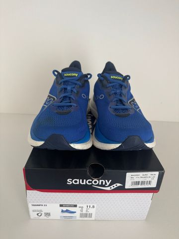 Brugt Saucony Triumph 23 Running Shoes