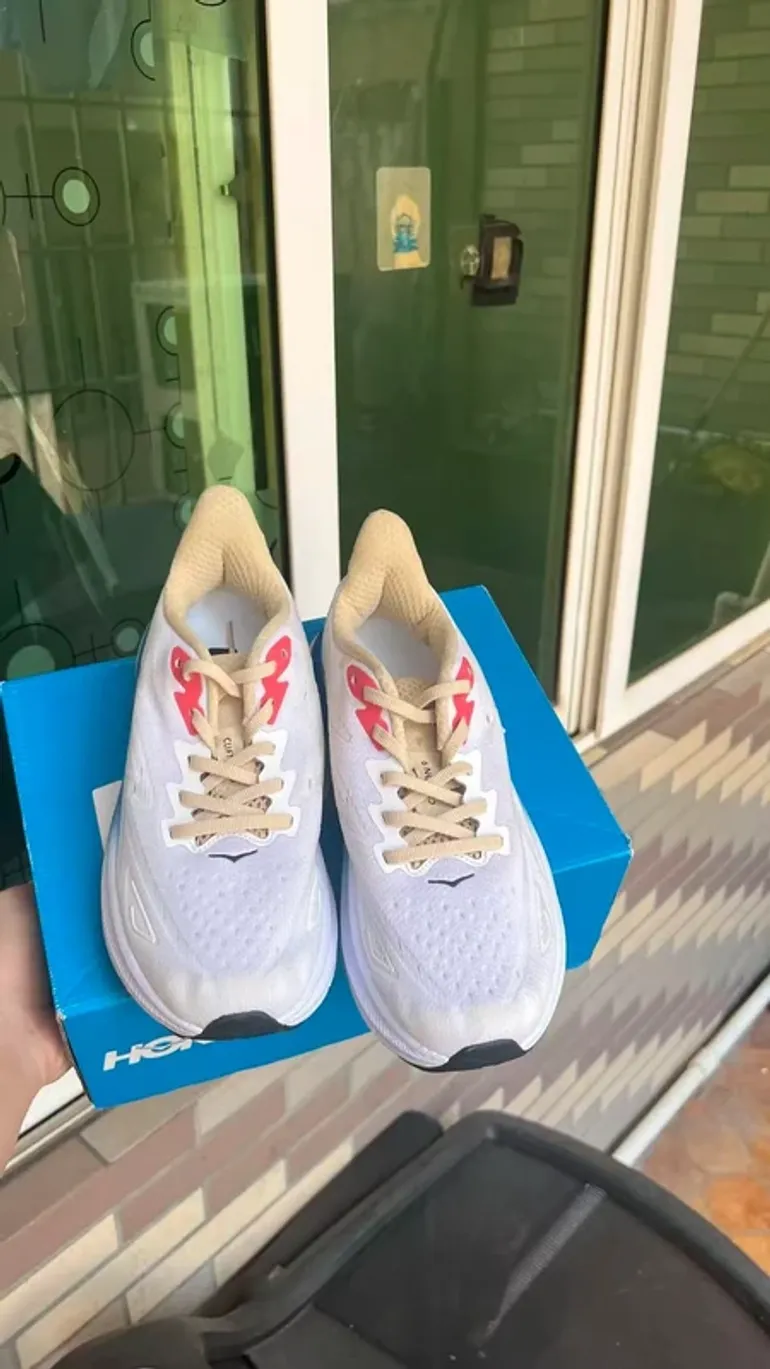 Used Hoka Shoes Size 43 bike — image 3 of 6
