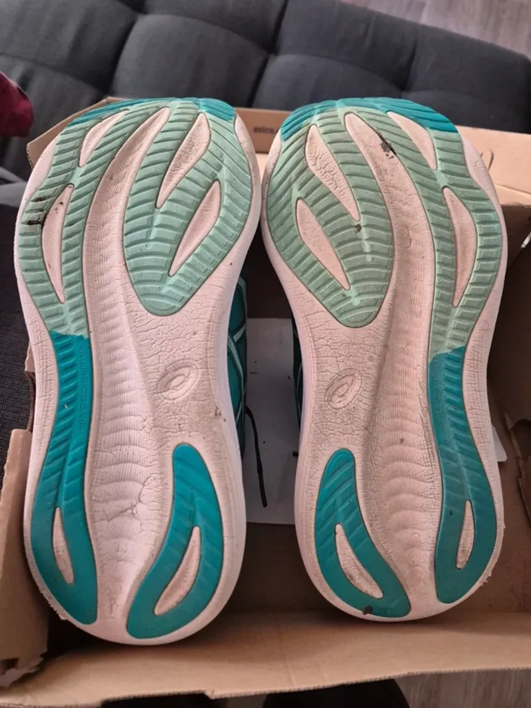 Použité Ideal Asics Running Shoes 42.5 bike — obrázek 2 z 6