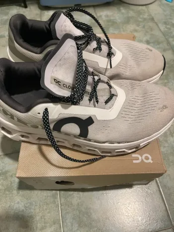 Used On Running Scarpe ON bike — image 3 of 6
