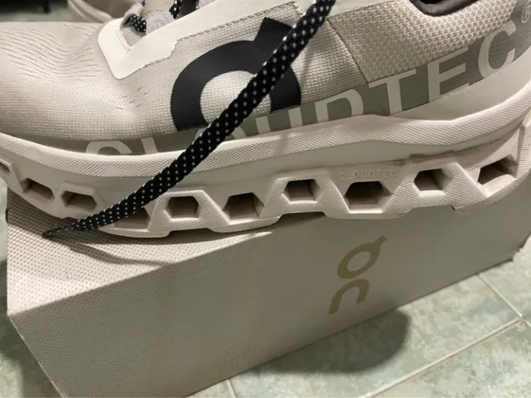 Used On Running Scarpe ON bike — image 5 of 6