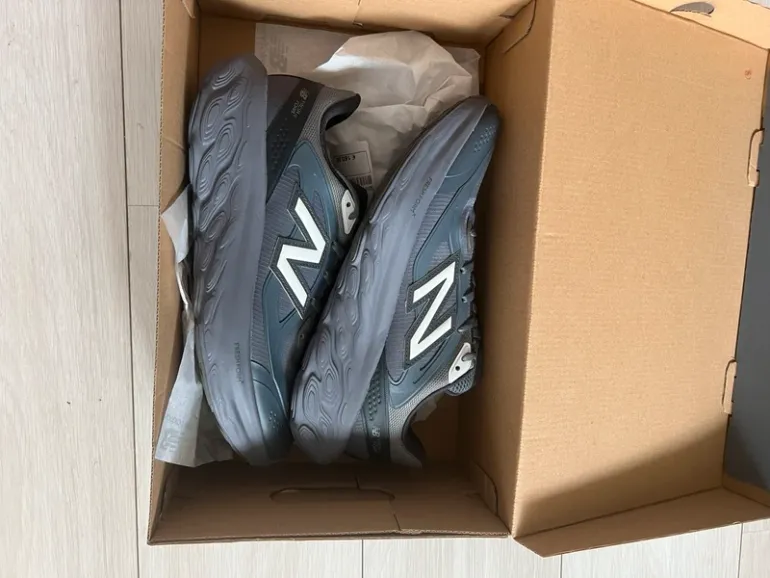 New Balance Fresh Foam X bike usato — immagine 4 di 8