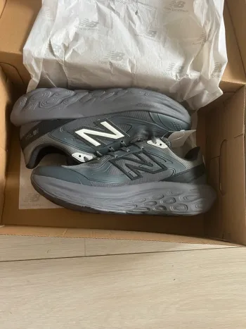 New Balance Fresh Foam X bike usato — immagine 3 di 8