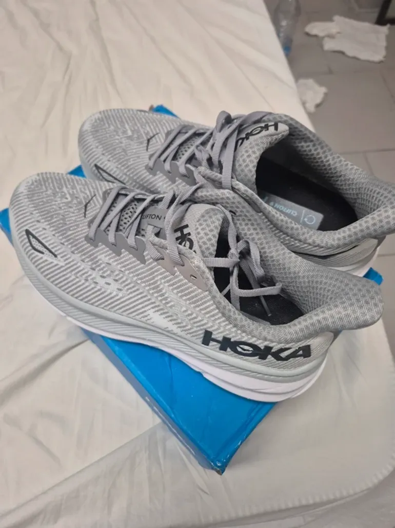 Used Hoka Clifton 9 bike — image 3 of 7