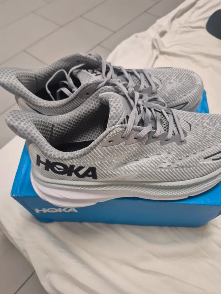 Used Hoka Clifton 9 bike — image 2 of 7