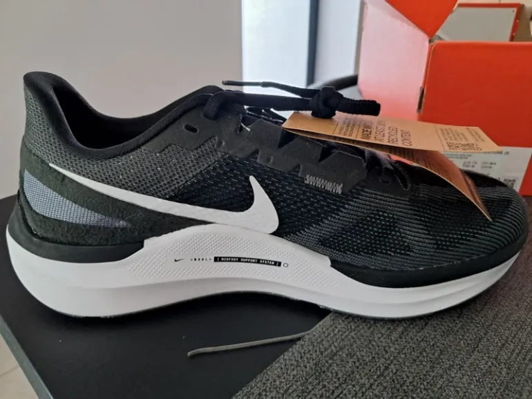 Used Nike Air Zoom Structure 25 bike — image 3 of 5