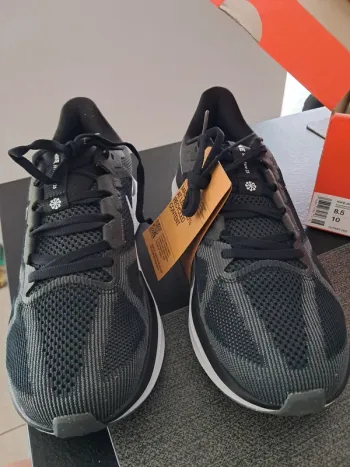 Used Nike Air Zoom Structure 25 Running Shoes