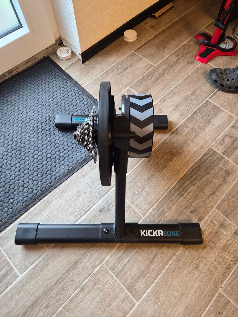 Brugt Wahoo KICKR CORE 2 Smart Trainer 2025 bike — billede 2 af 4