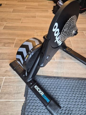 Brugt Wahoo KICKR CORE 2 Smart Trainer 2025 bike — billede 3 af 4