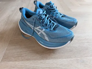 Used Asics Superblast 2 Running Shoes