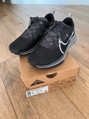 Used Pegasus React Trail 4 Running Shoes