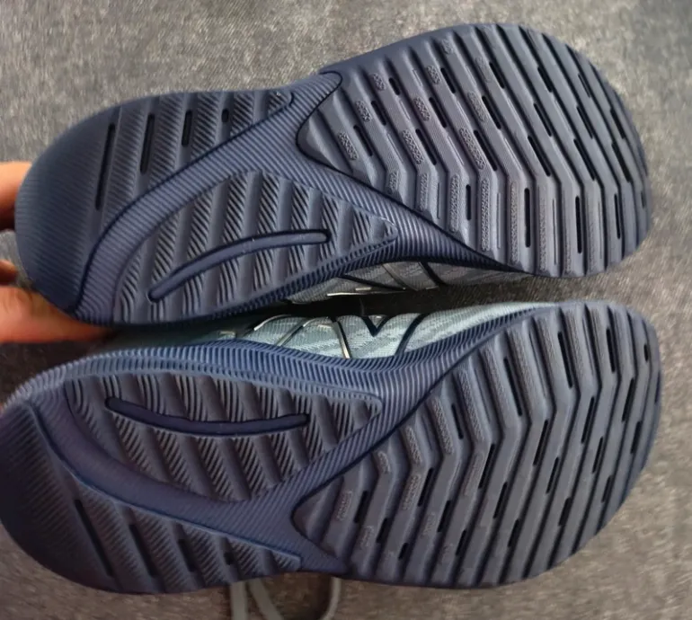 New Balance running shoes bike usato — immagine 6 di 6