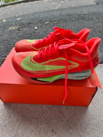 Used Nike Zoom Fly 6 Running Shoes