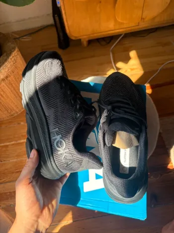 Used Hoka Clifton 9 bike — image 2 of 4