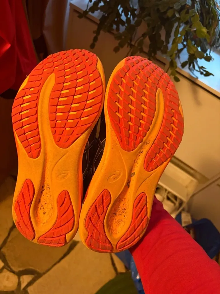 Used Asics Gel Yasura bike — image 2 of 4