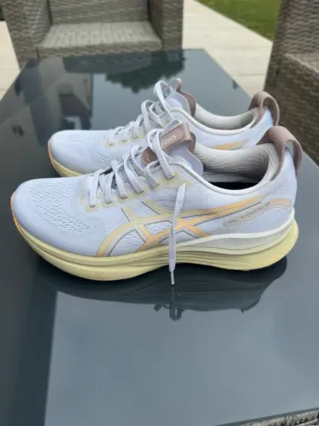 Použité Asics Gel Kayano 32 Running Shoes