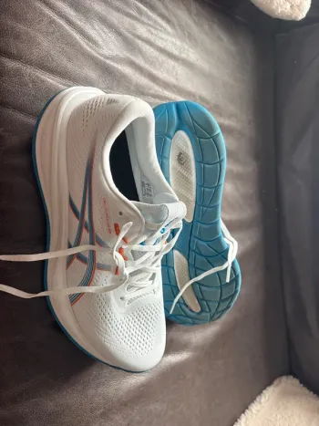 Używany Asics Gel Cumulus 28 bike — zdjęcie 3 z 4