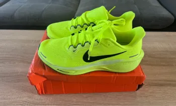 Used Pegasus Airzoom Running Shoes