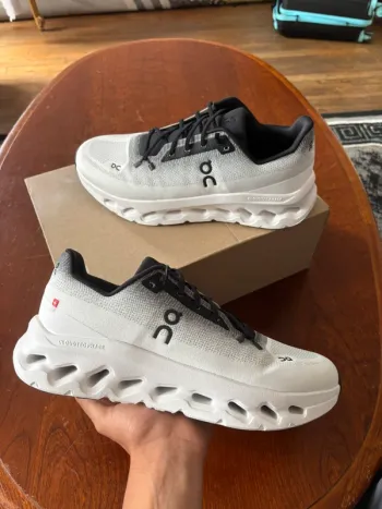 Tweedehands On Running On Cloud Running Shoes