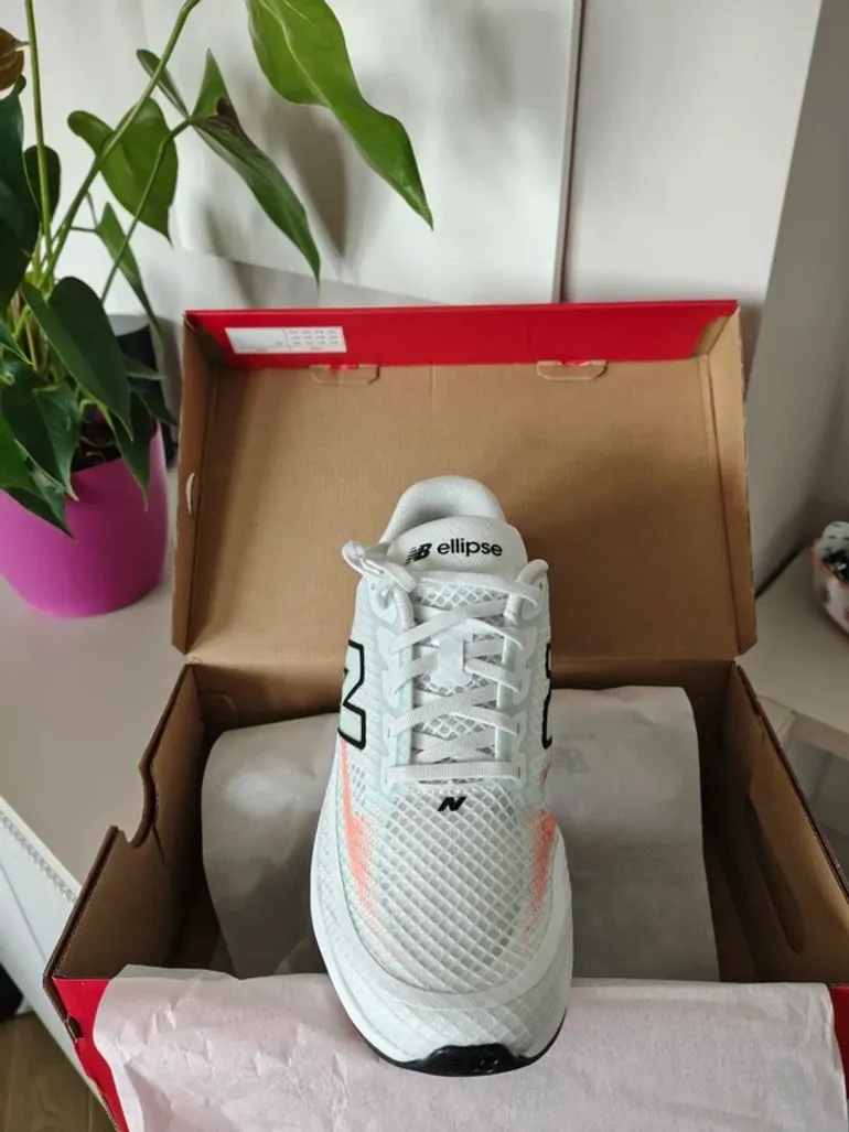 New Balance Ellipse Breathe bike usato — immagine 7 di 8