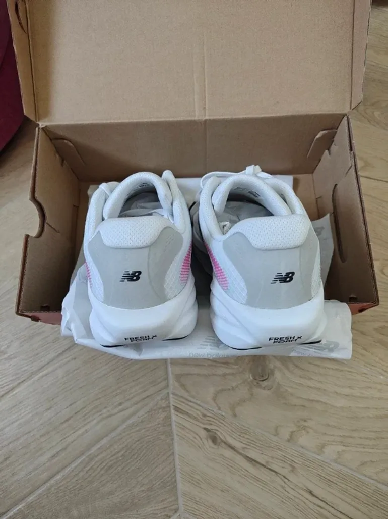 New Balance Ellipse Breathe bike usato — immagine 3 di 8