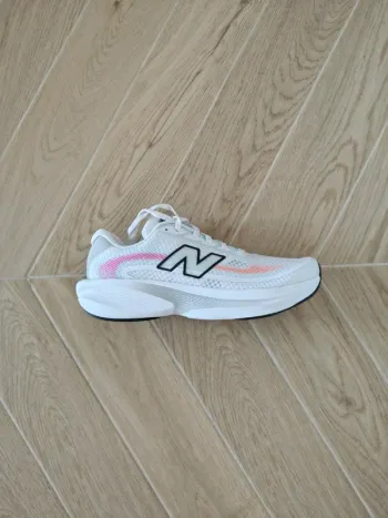 New Balance Ellipse Breathe Running Shoes usato