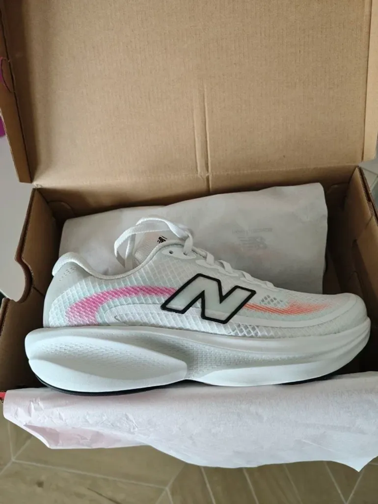 New Balance Ellipse Breathe bike usato — immagine 5 di 8