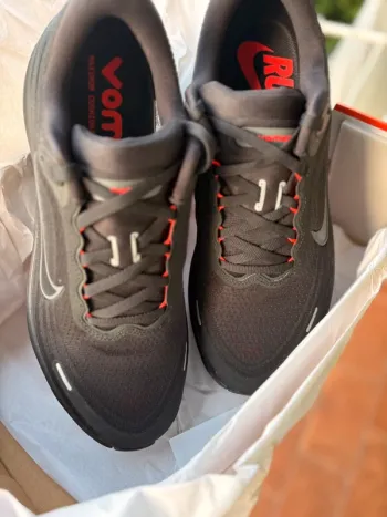 Tweedehands Nike Vomero Plus Zoomx bike — afbeelding 2 van 9