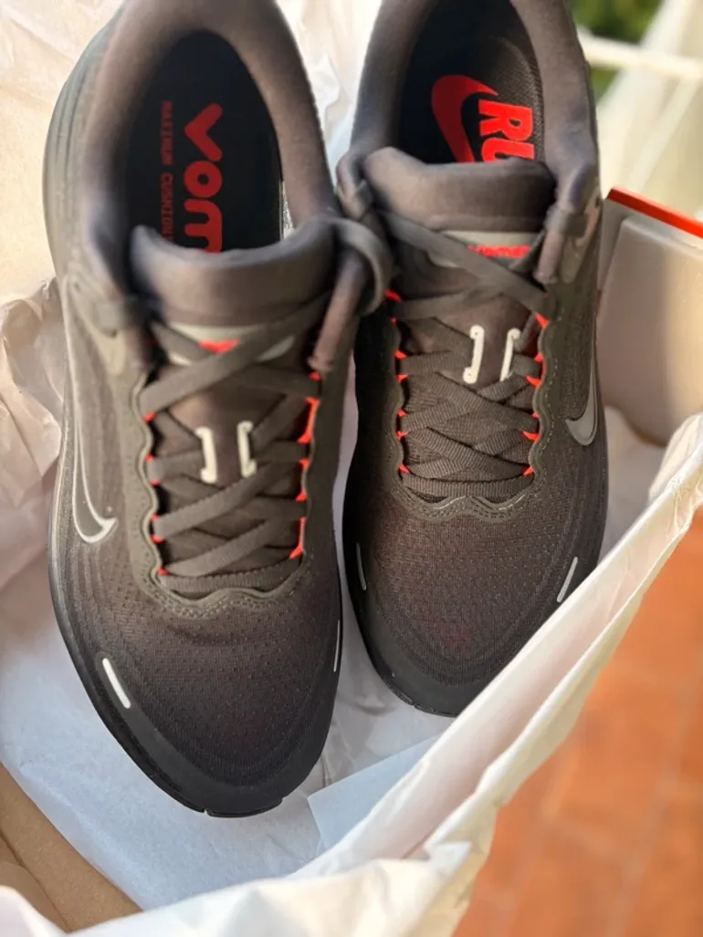 Tweedehands Nike Vomero Plus Zoomx bike — afbeelding 2 van 9