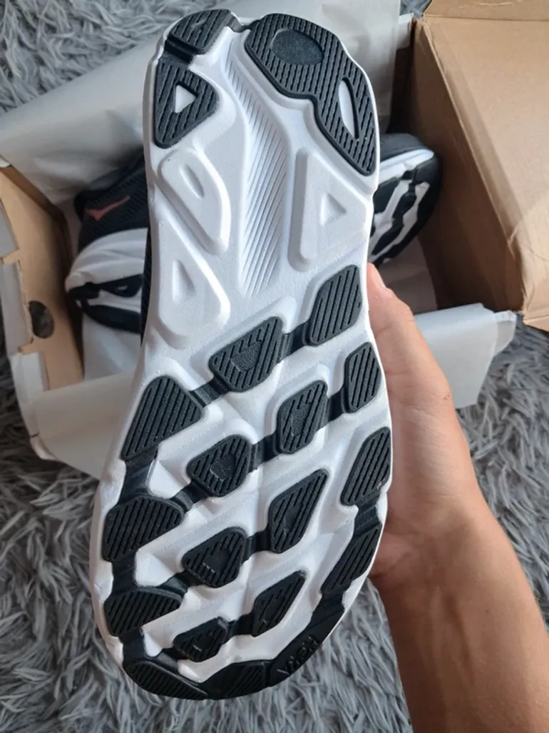 Used Hoka Clifton 9 bike — image 6 of 7
