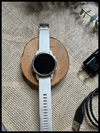 Used Garmin Fénix 5S bike — image 3 of 14