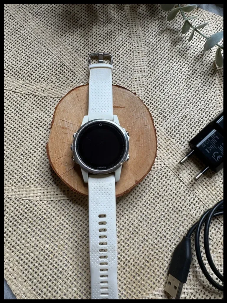 Used Garmin Fénix 5S bike — image 3 of 14