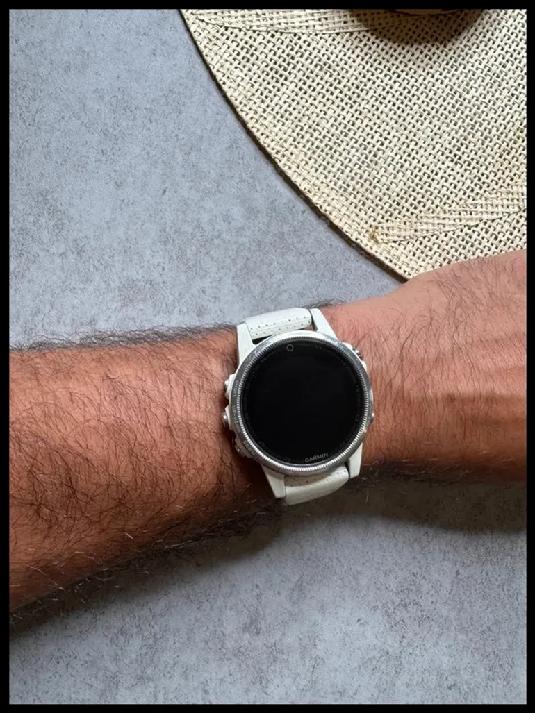 Used Garmin Fénix 5S bike — image 10 of 14