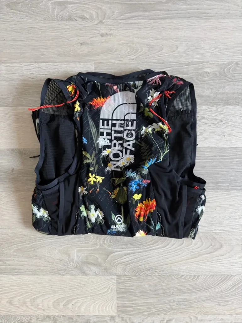 Käytetty The North Face Summit Series Flora Alpina 10L bike — kuva 2 / 5