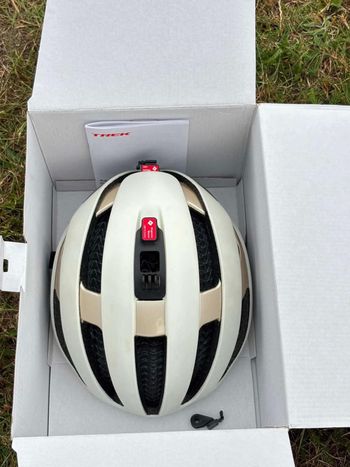 Used Trek Circuit WaveCel Helmet 2025 bike — image 6 of 6