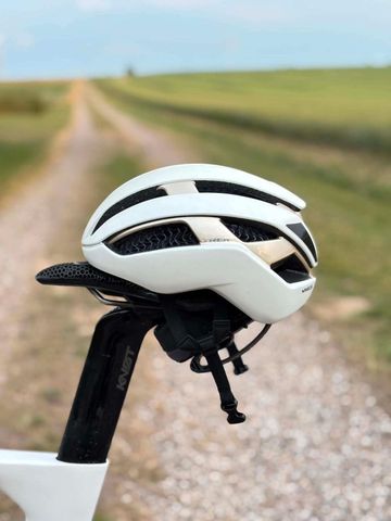 Used Trek Circuit WaveCel Helmet 2025 bike — image 3 of 6