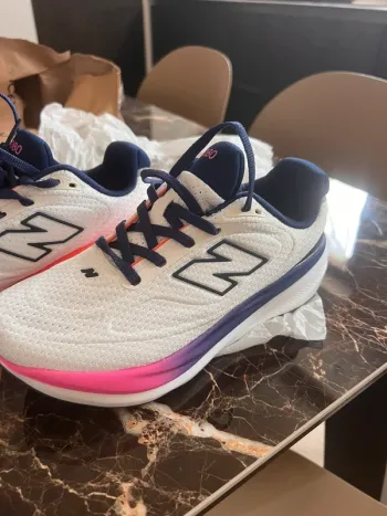 New Balance Fresh Foam 1080 Running Shoes usato
