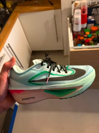 Used Nike Zoom Fly 6 Running Shoes