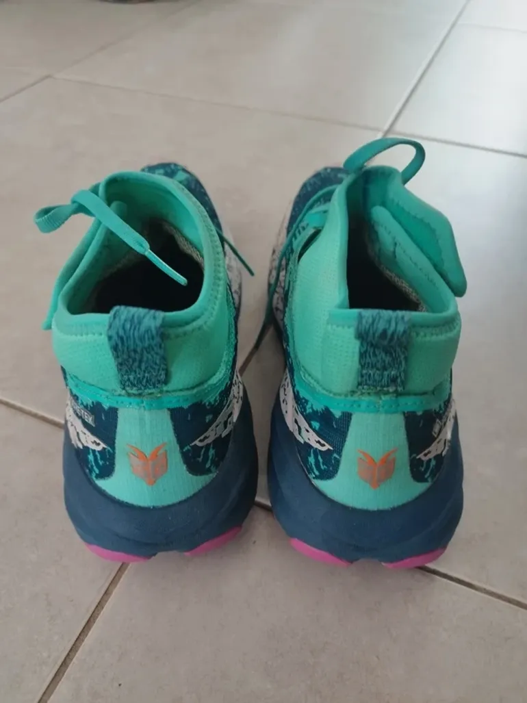 Hoka Speedgoat 6 Mid Gore-Tex bike d'occasion — image 3 sur 5