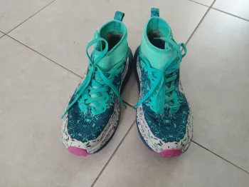 Hoka Speedgoat 6 Mid Gore-Tex bike d'occasion — image 2 sur 5