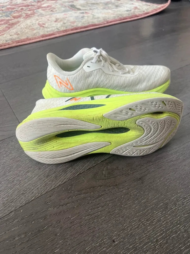 Brugt New Balance Fuelcell Propel v4 bike — billede 2 af 7