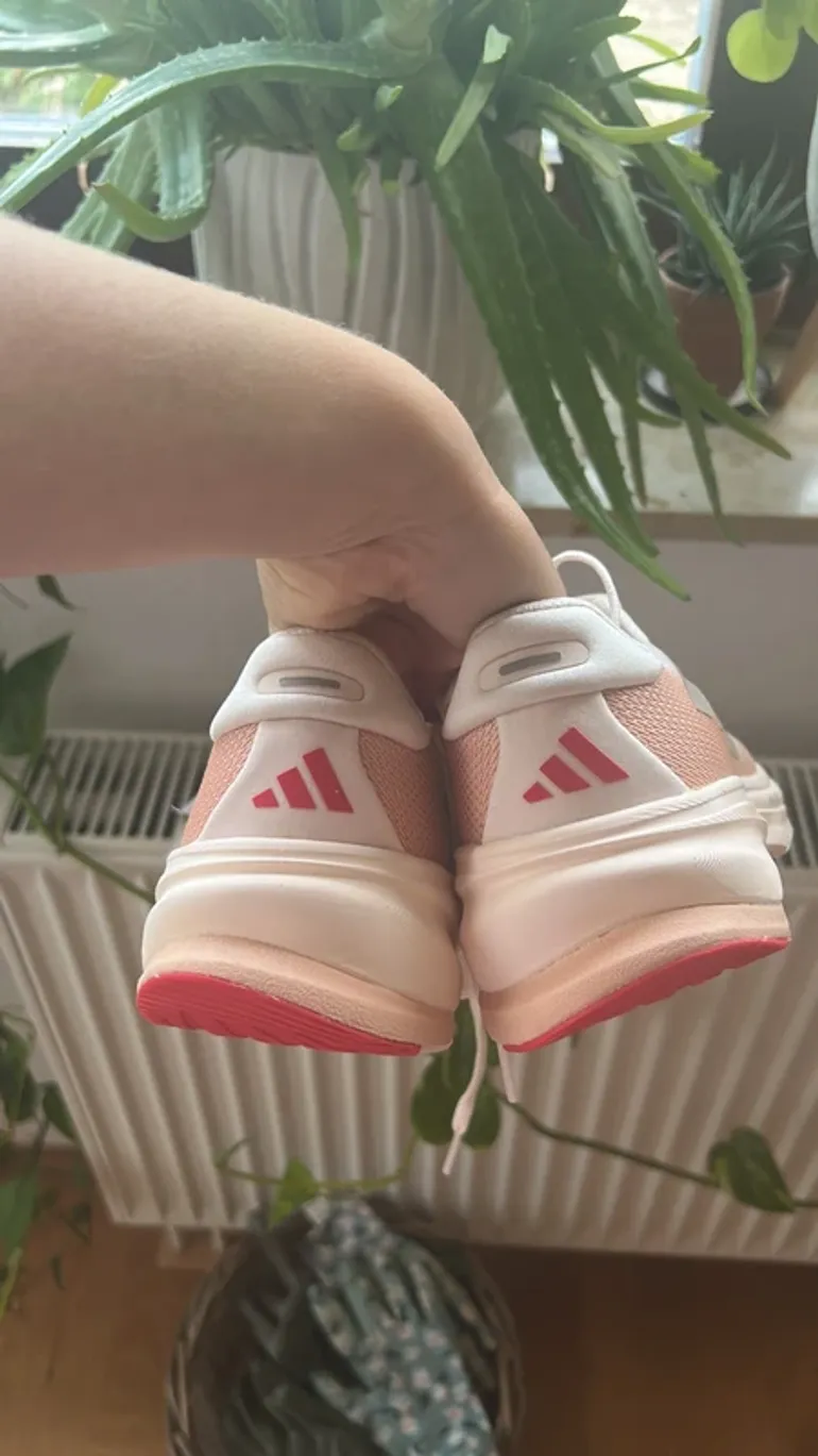 Used Supernova Adidas Rise 2 Dreamstrike + bike — image 4 of 5