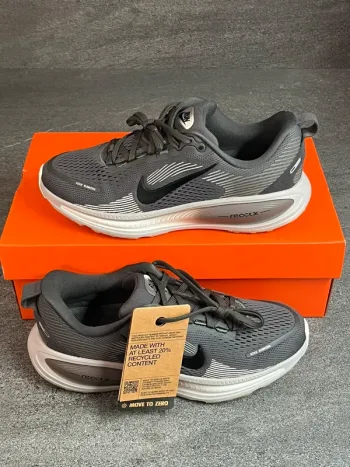 Used Nike Vomero 18 Running Shoes